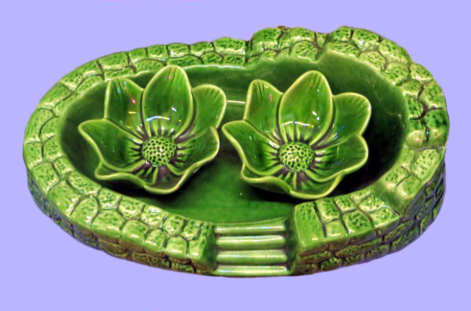 Dartmouth Pottery 189 humidifier with lily heads