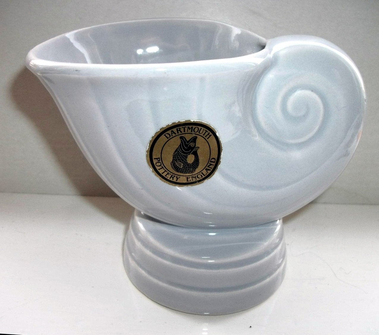 Shell vase D247