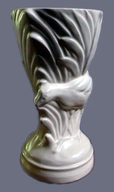 Moorhen vase  802