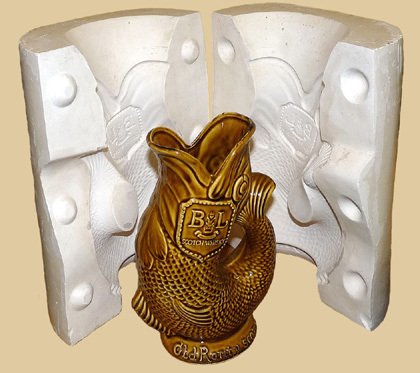 1-old-rarity-mould-and-jug